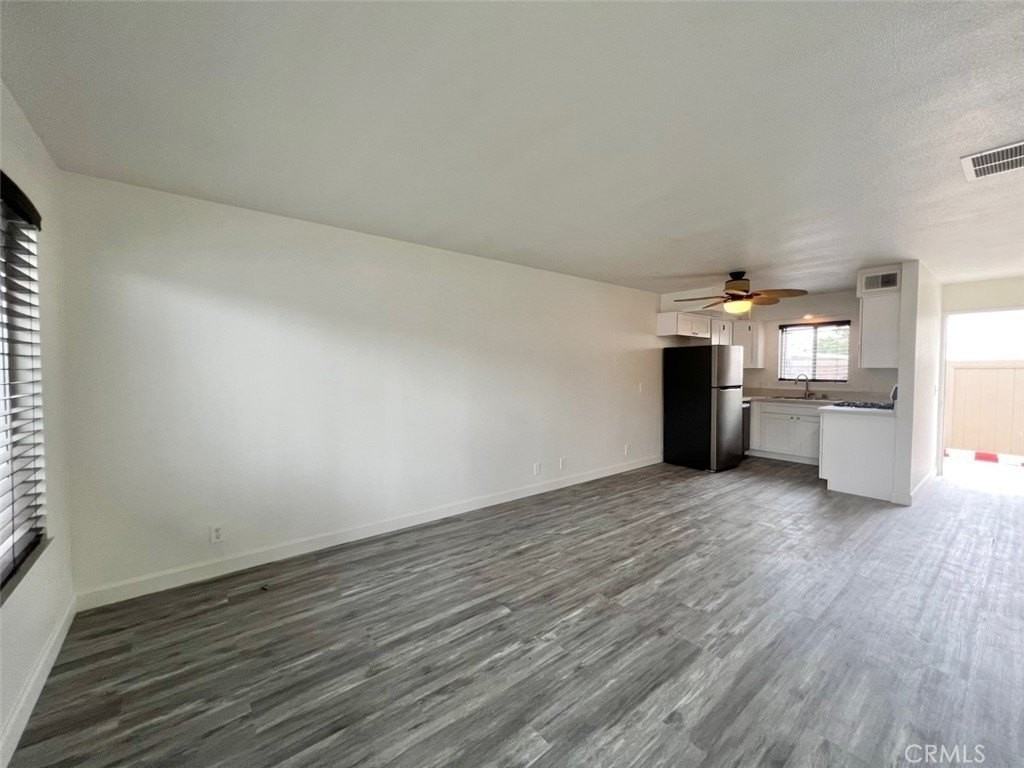 9912 Continental Dr - Photo 4 of 17