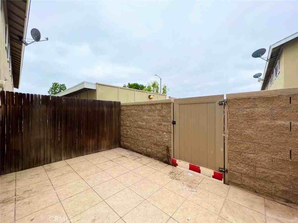 9912 Continental Dr - Photo 6 of 17