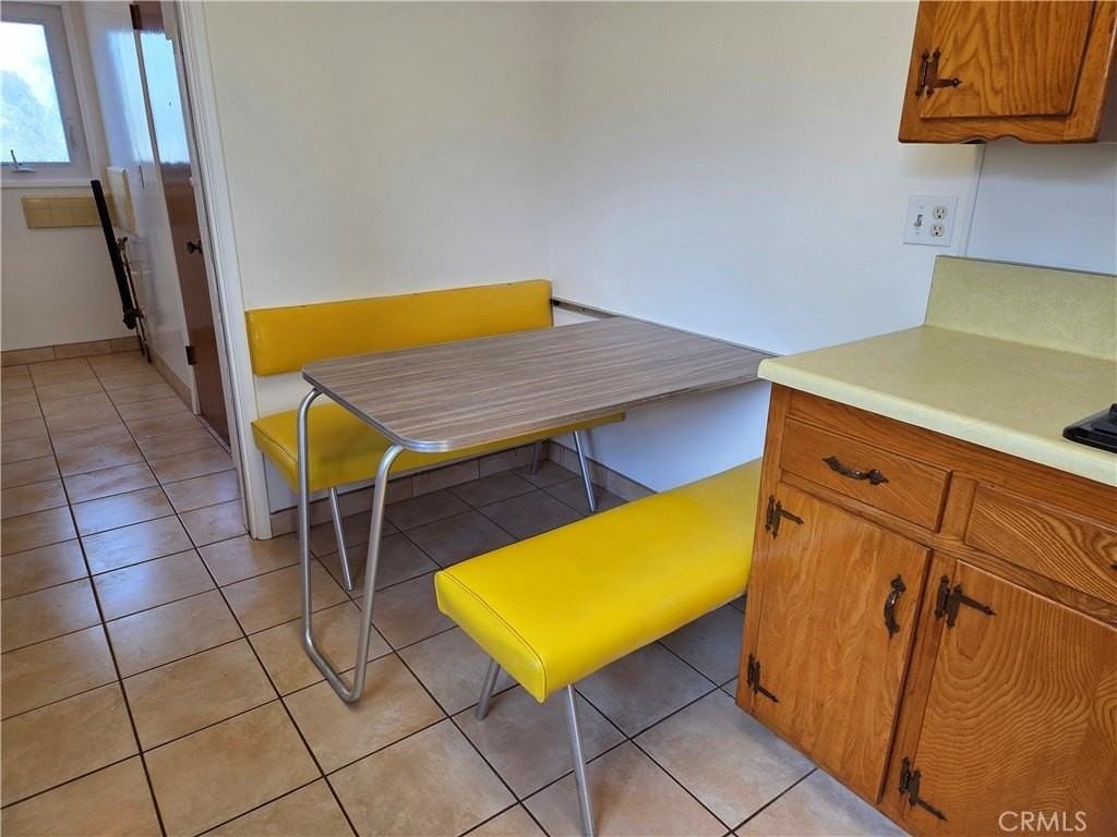 3520 E Harding St - Photo 5 of 8