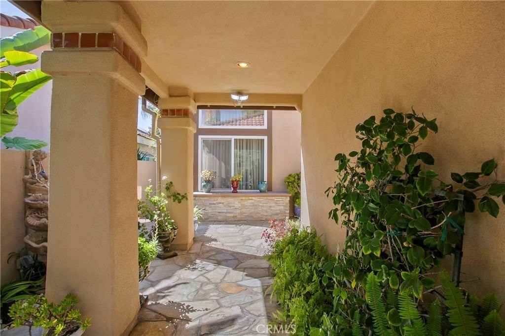 28921 Via Pasatiempo - Photo 2 of 41