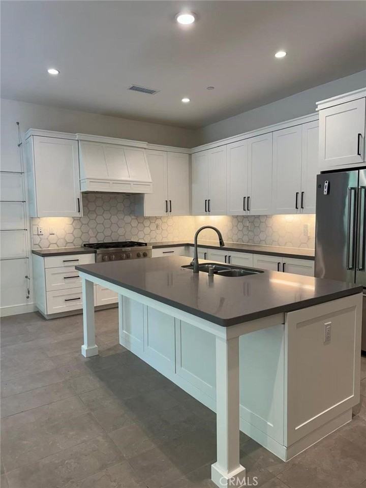 120 Lomita - Photo 3 of 7