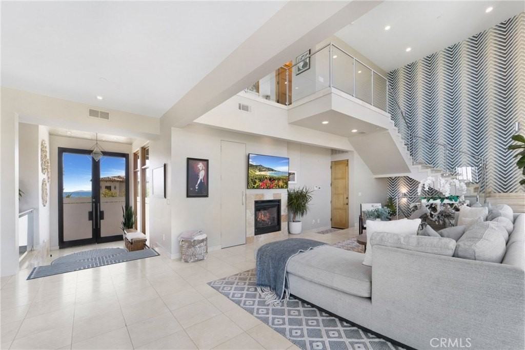 875 Avenida Salvador - Photo 4 of 31