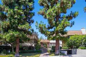 featured image of 1429 Valley View Rd #13