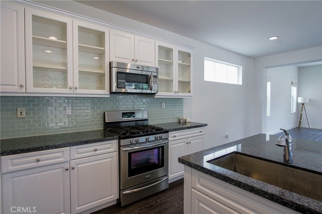 3981 E Heritage Ln - Photo 4 of 32