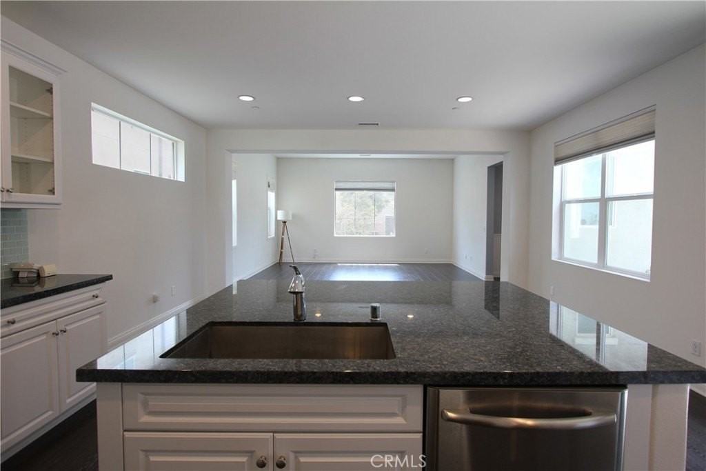 3981 E Heritage Ln - Photo 5 of 32