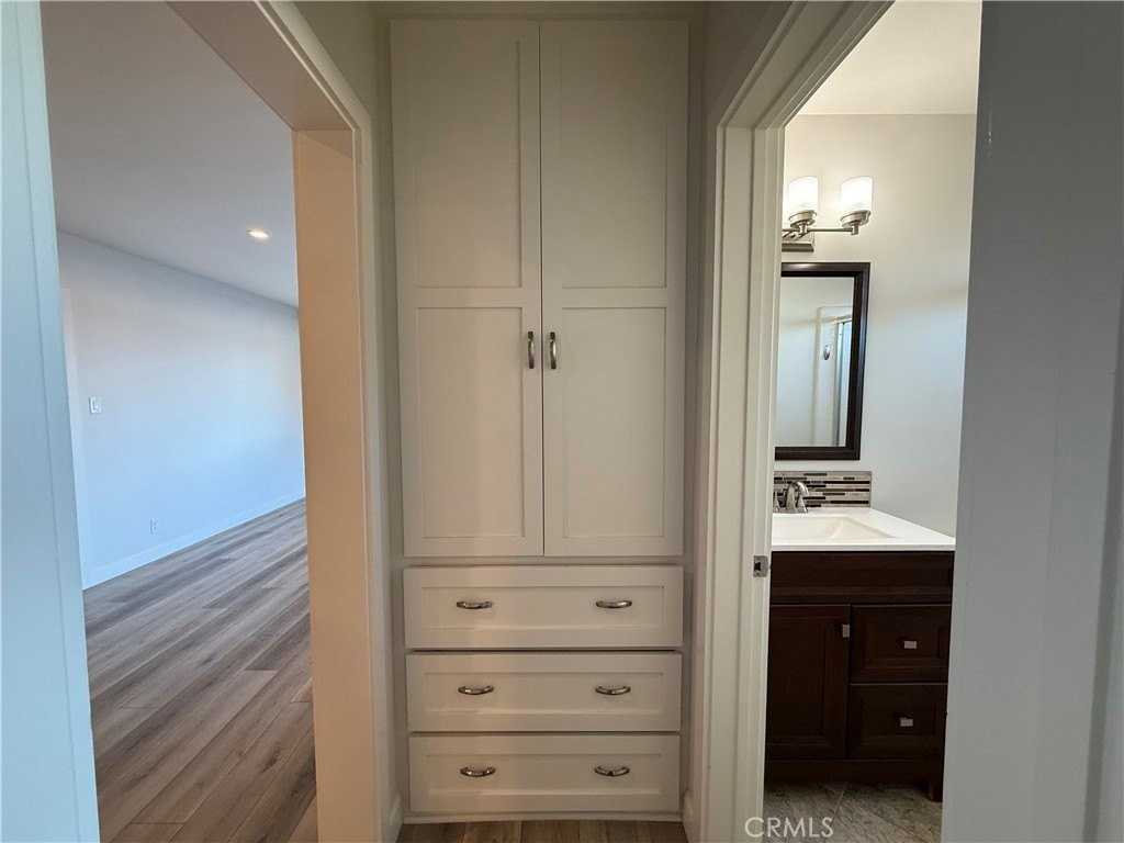 657 W 24th St #1 - Photo 5 of 10