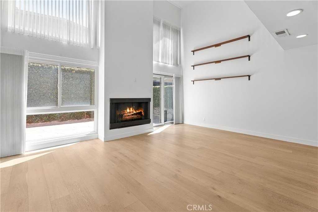 1738 Haynes Ln - Photo 4 of 22