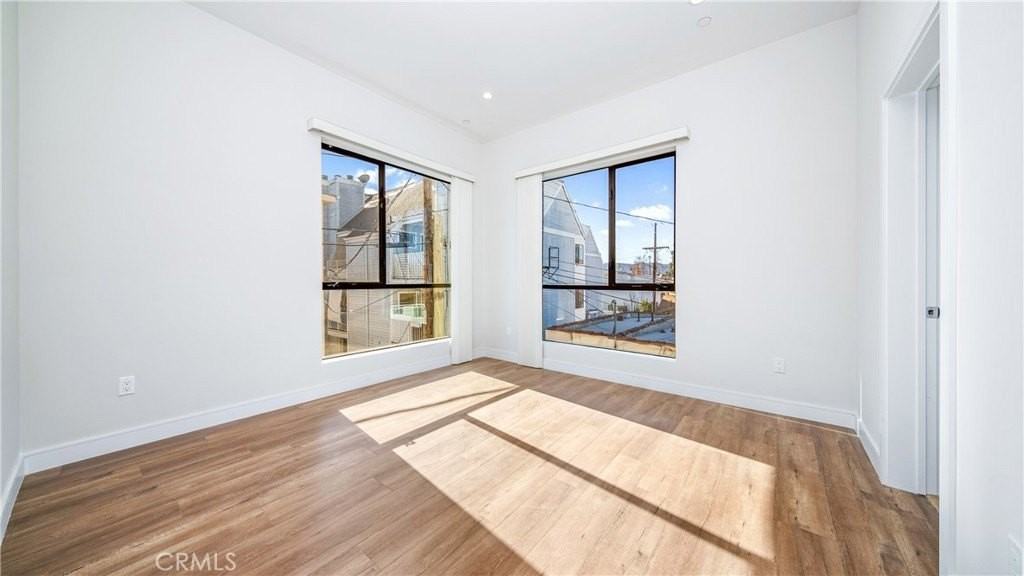 1128 Stanley Ave #D - Photo 5 of 10