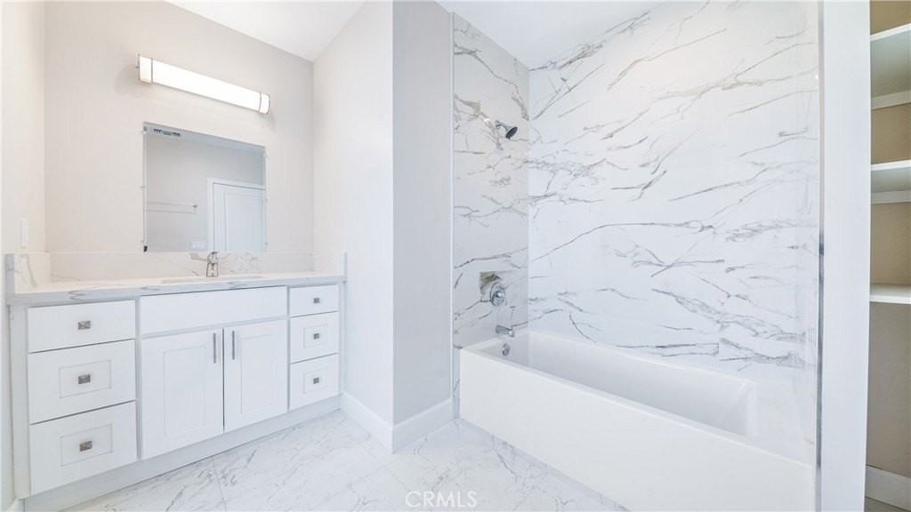 1128 Stanley Ave #D - Photo 7 of 10