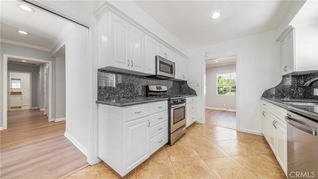 12549 Barbara Ann St - Photo 7 of 28