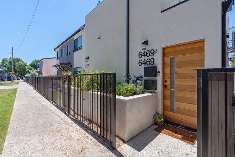 6469 Calhoun Ave - Photo 2 of 12