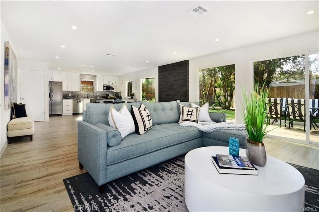 7509 Kentland Ave - Photo 6 of 16