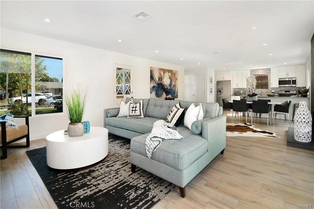 7509 Kentland Ave - Photo 7 of 16