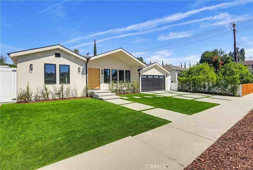 12509 Emelita St - Photo 4 of 43