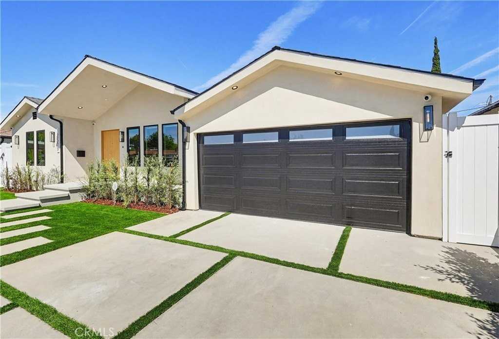 12509 Emelita St - Photo 5 of 43