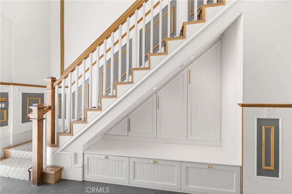 22121 Providencia St - Photo 7 of 26