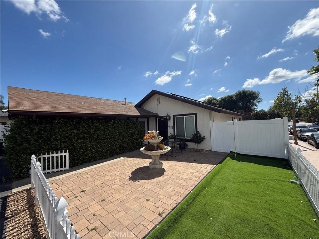 41880 6th St - Photo 4 of 8