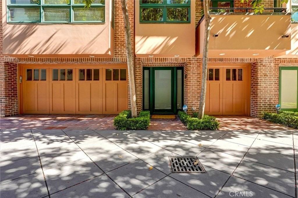 2323 S Beverly Glen Blvd #8 - Photo 3 of 35