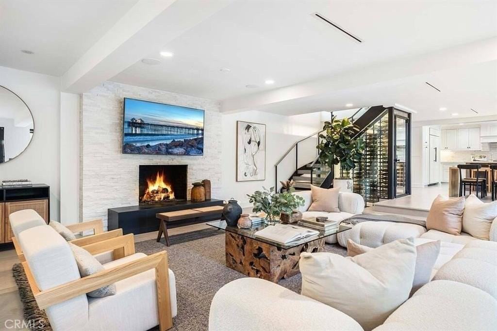 760 S San Rafael Ave - Photo 4 of 5