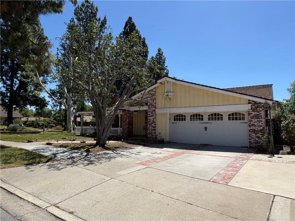 2490 Michigan Dr - Photo 4 of 24