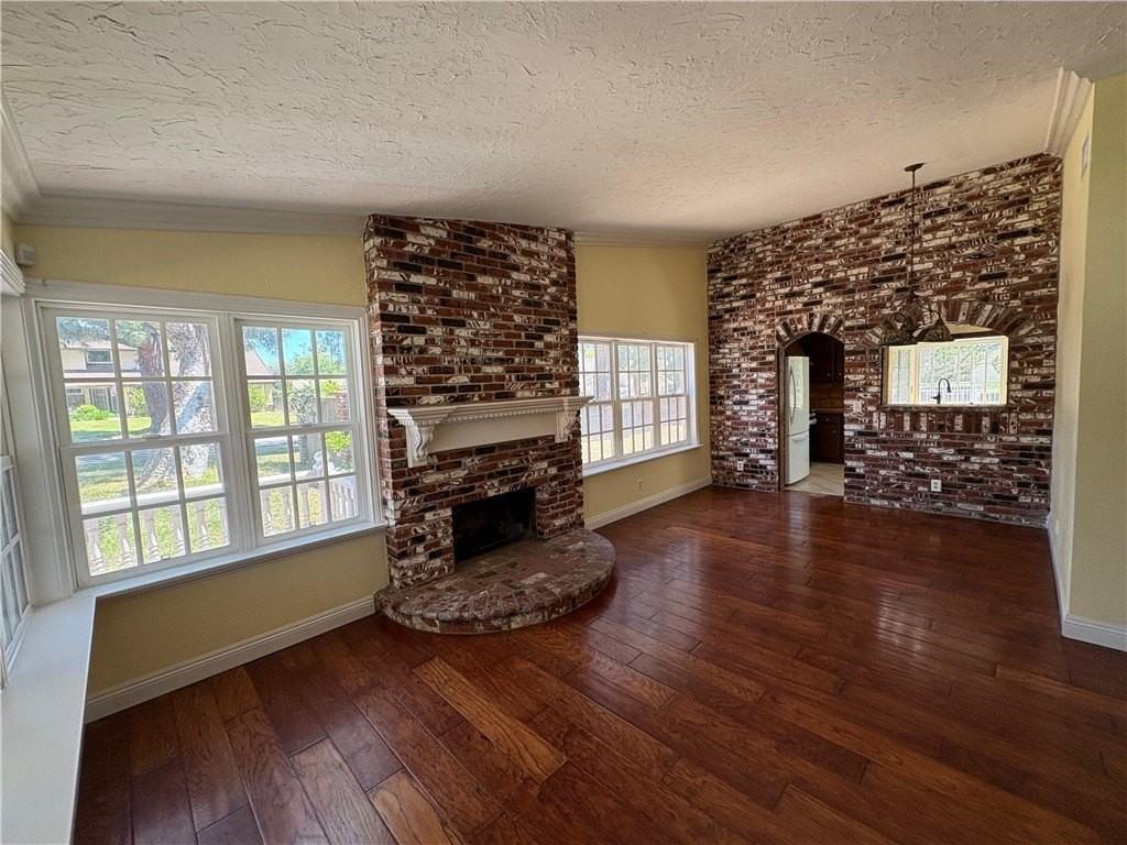 2490 Michigan Dr - Photo 5 of 24