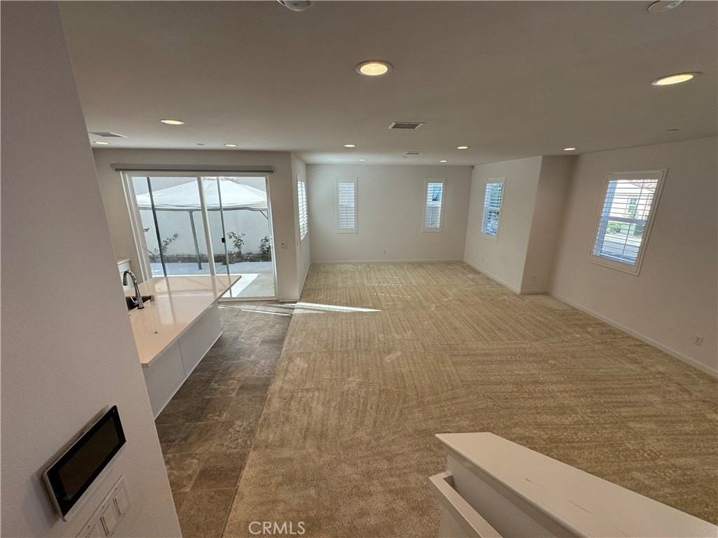 7018 Aloe Ln - Photo 3 of 39