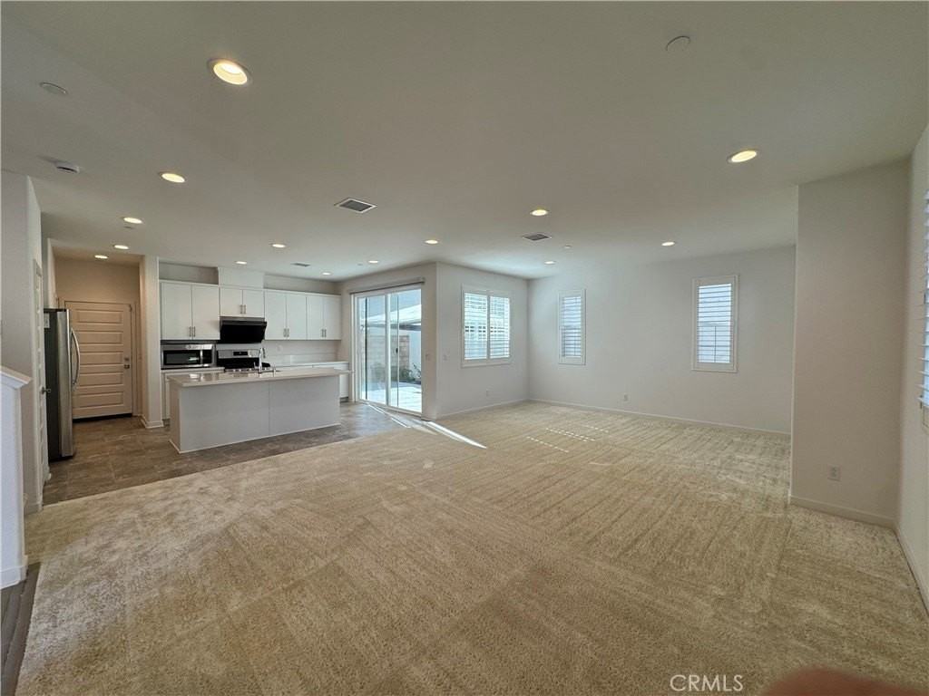 7018 Aloe Ln - Photo 5 of 39