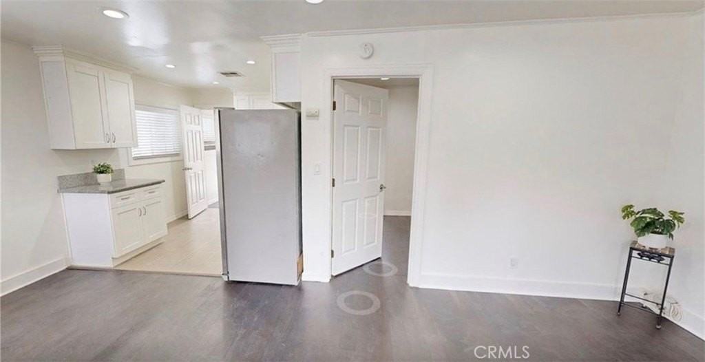 4563 Lexington Ave - Photo 3 of 7