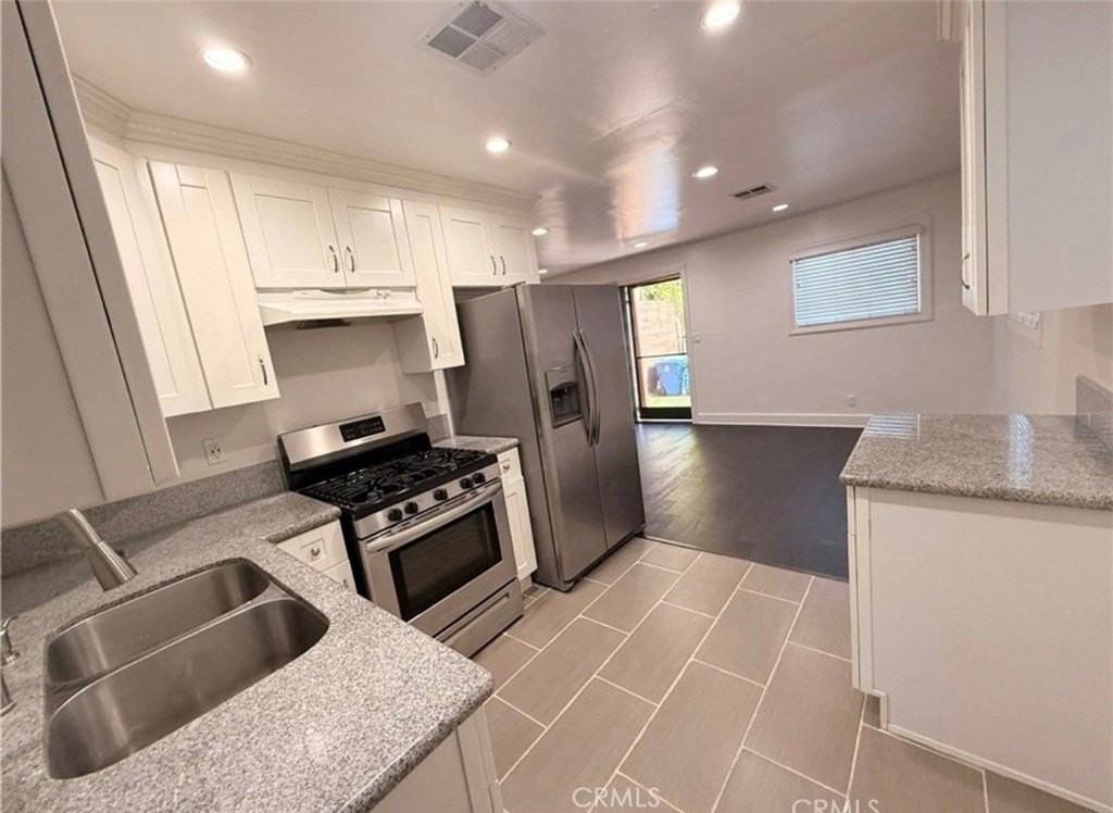 4563 Lexington Ave - Photo 5 of 7