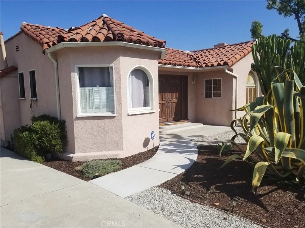 1641 Cabrillo Ave - Photo 2 of 15