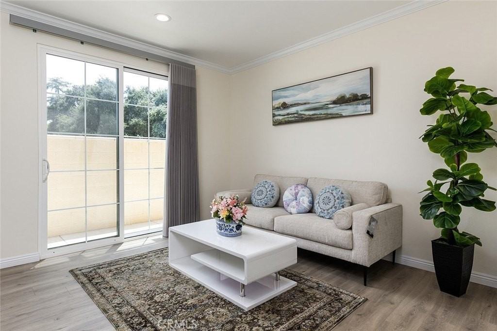 89 N Grand Oaks Ave #103 - Photo 6 of 16