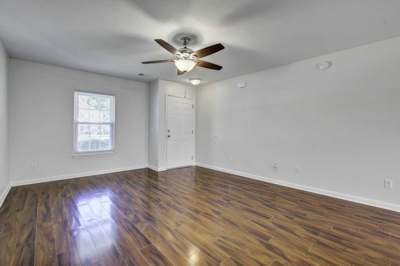 138 Thistle Rd - Photo 3 of 8