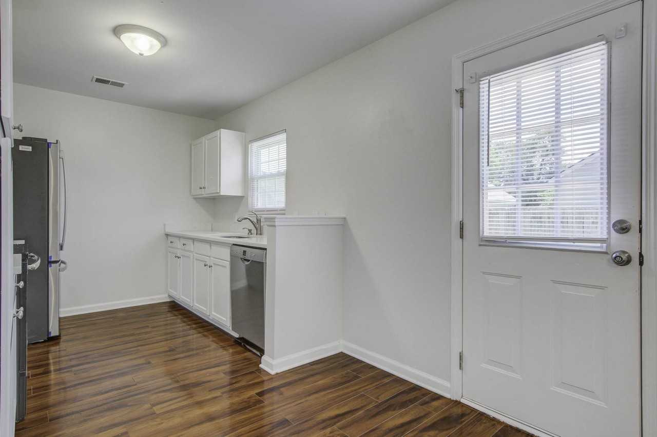 138 Thistle Rd - Photo 7 of 8