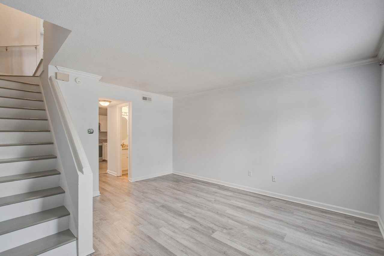 1836 Mepkin Rd #D9 - Photo 2 of 8
