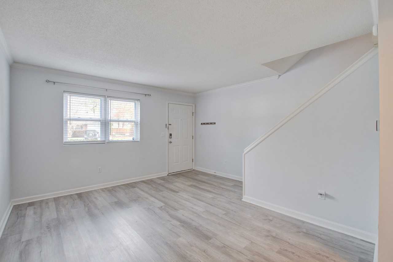 1836 Mepkin Rd #D9 - Photo 3 of 8