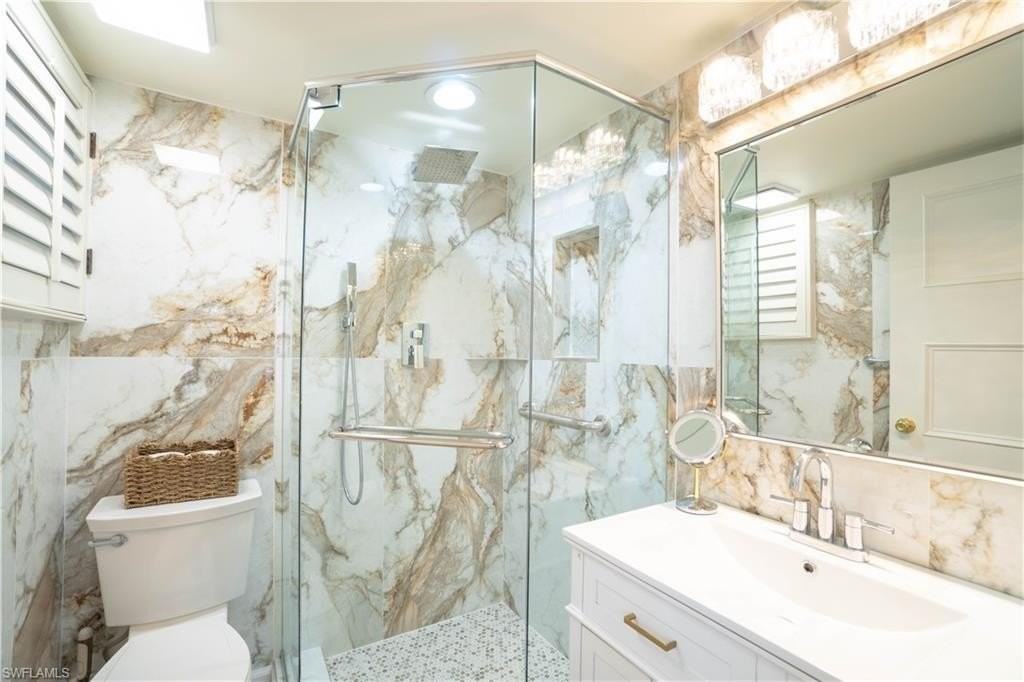 388 4th Ave S #388 - Photo 4 of 16