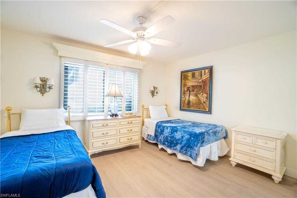 388 4th Ave S #388 - Photo 6 of 16