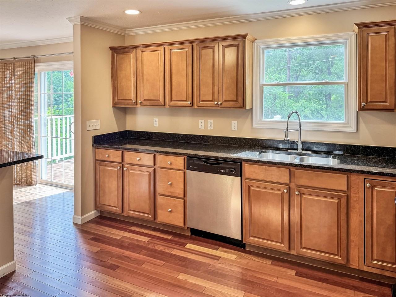 265 Palisades Dr - Photo 3 of 29