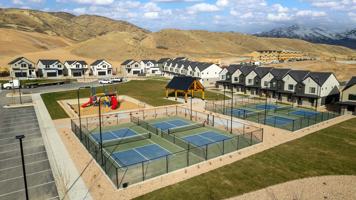 featured image of N 325 E #4275