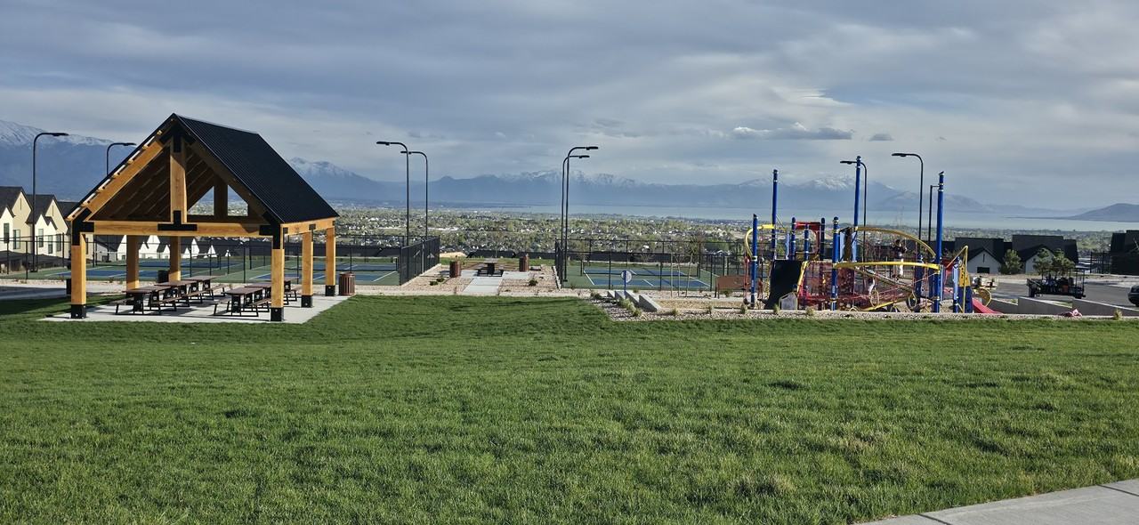 N 325 E #4275 - Photo 4 of 50