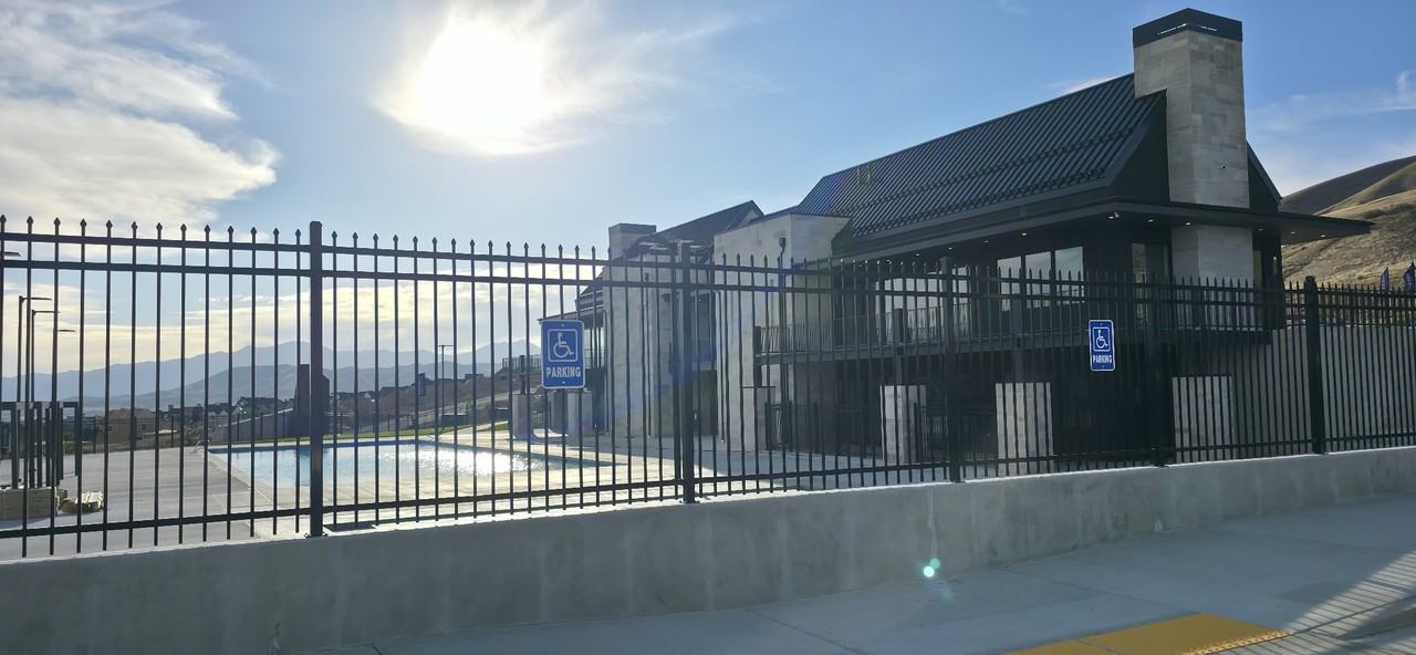 N 325 E #4275 - Photo 5 of 50