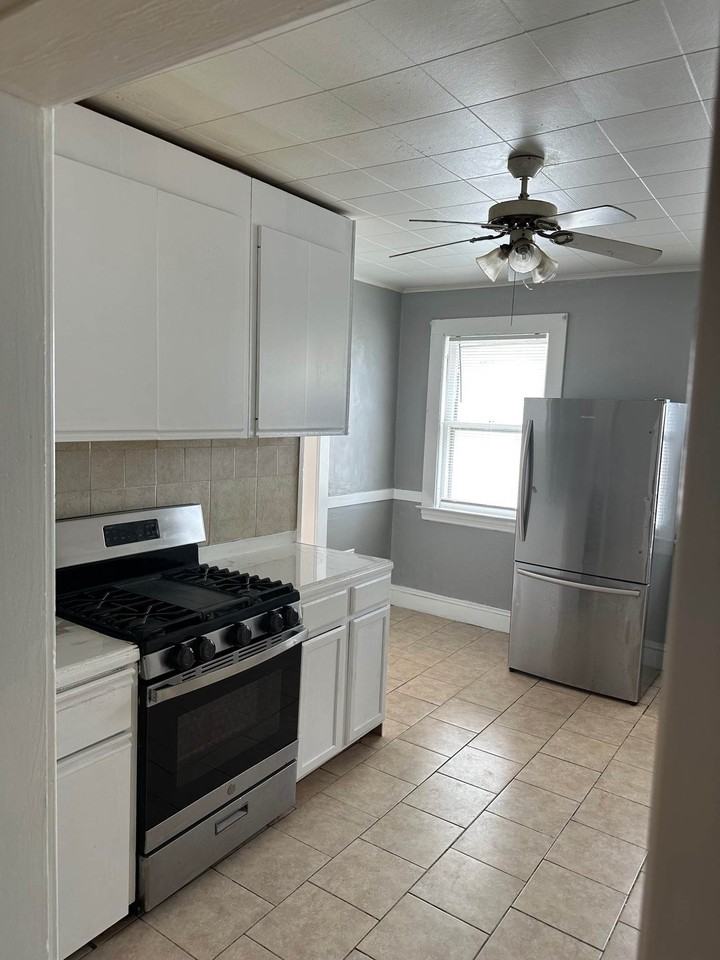 448 Hillside Ave - Photo 3 of 3