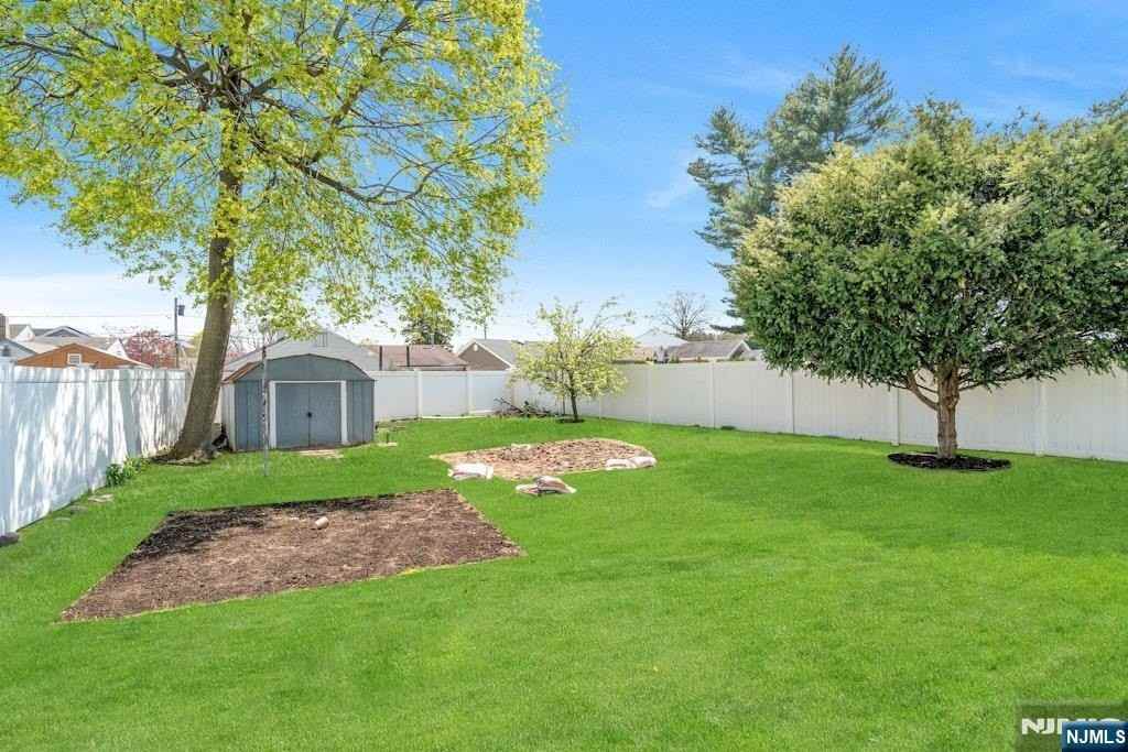 191 Howard Ave - Photo 3 of 15