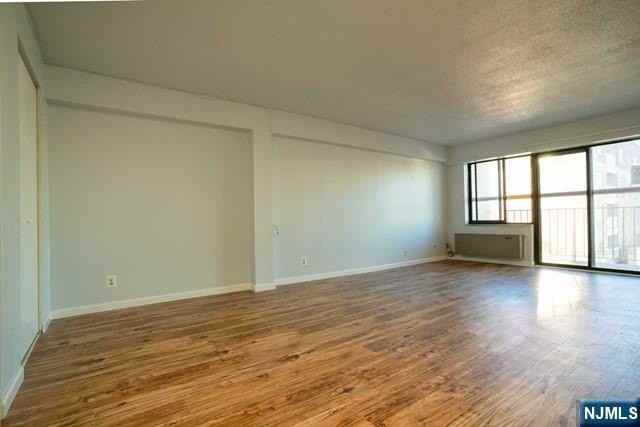 233 12th St Apt 3d - Photo 5 of 11