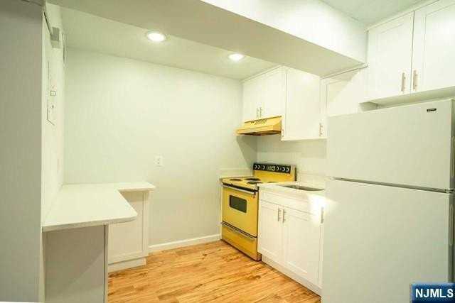 233 12th St Apt 3d - Photo 7 of 11