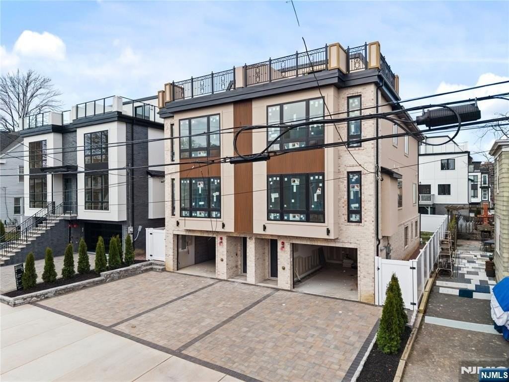 45 Lincoln Ave - Photo 2 of 39