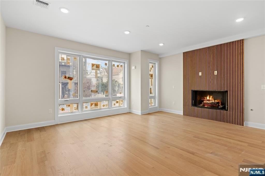 45 Lincoln Ave - Photo 4 of 39