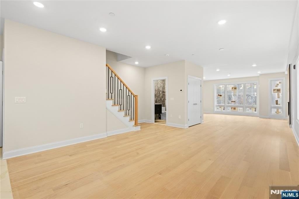 45 Lincoln Ave - Photo 6 of 39