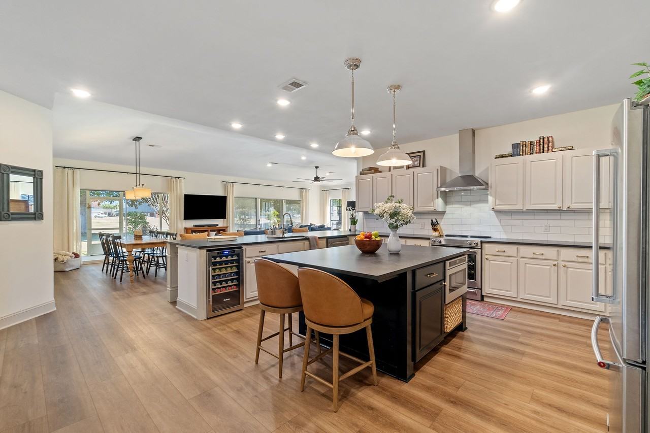 3244 Cobblestone Dr #1 - Photo 7 of 44