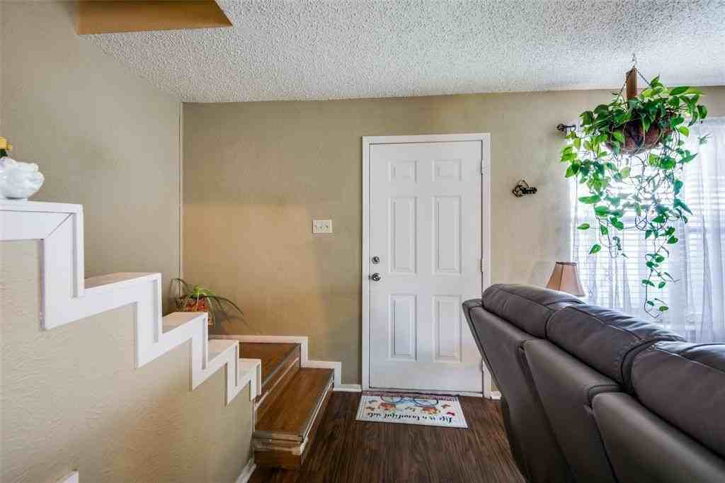 3309 Fallmeadow St - Photo 4 of 12